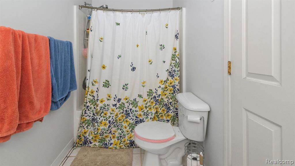 28305 CARLTON WAY Drive, Novi, MI 48377 — Photo 17