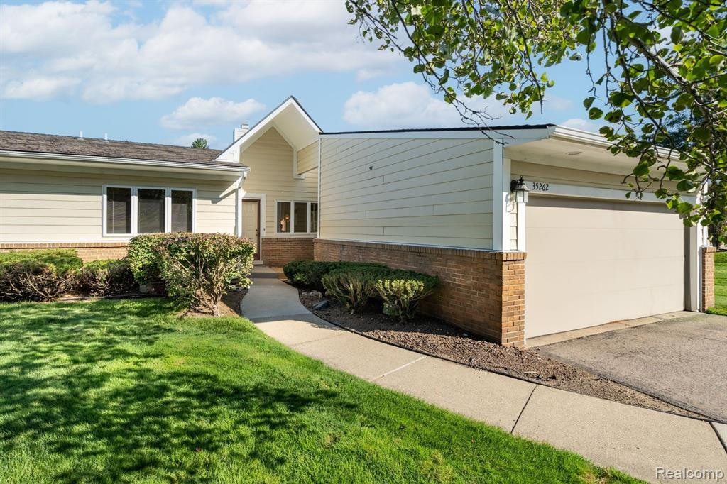 35262 Meadow Lane, Farmington Hills, MI 48335 — front exterior
