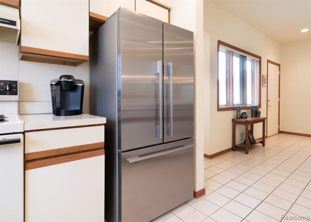 35262 Meadow Lane, Farmington Hills, MI 48335 — Photo 11