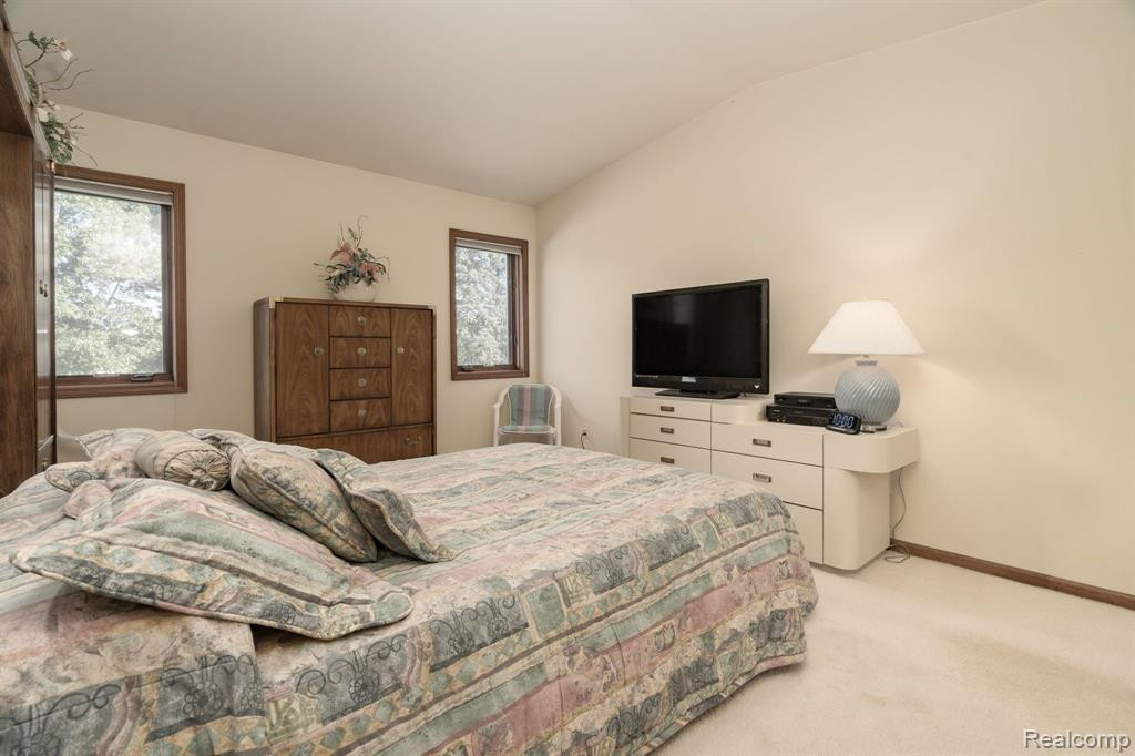 35262 Meadow Lane, Farmington Hills, MI 48335 — Photo 15