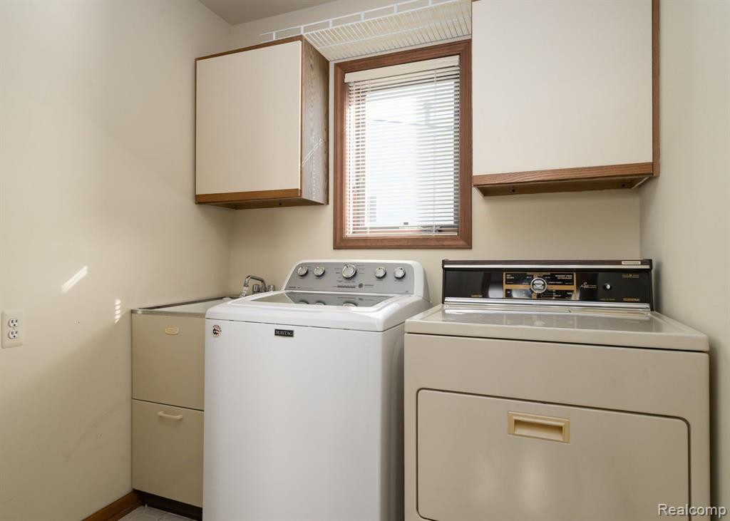 35262 Meadow Lane, Farmington Hills, MI 48335 — Photo 19