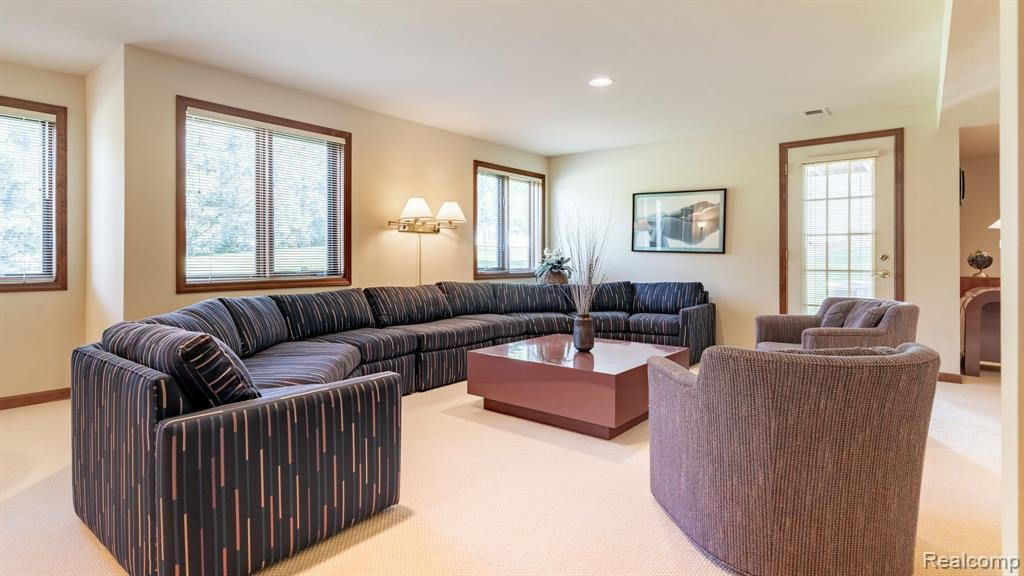 35262 Meadow Lane, Farmington Hills, MI 48335 — Photo 21