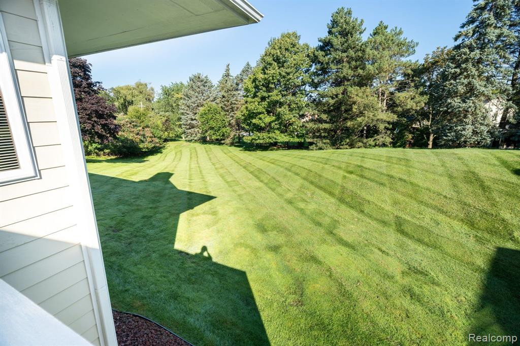 35262 Meadow Lane, Farmington Hills, MI 48335 — Photo 29
