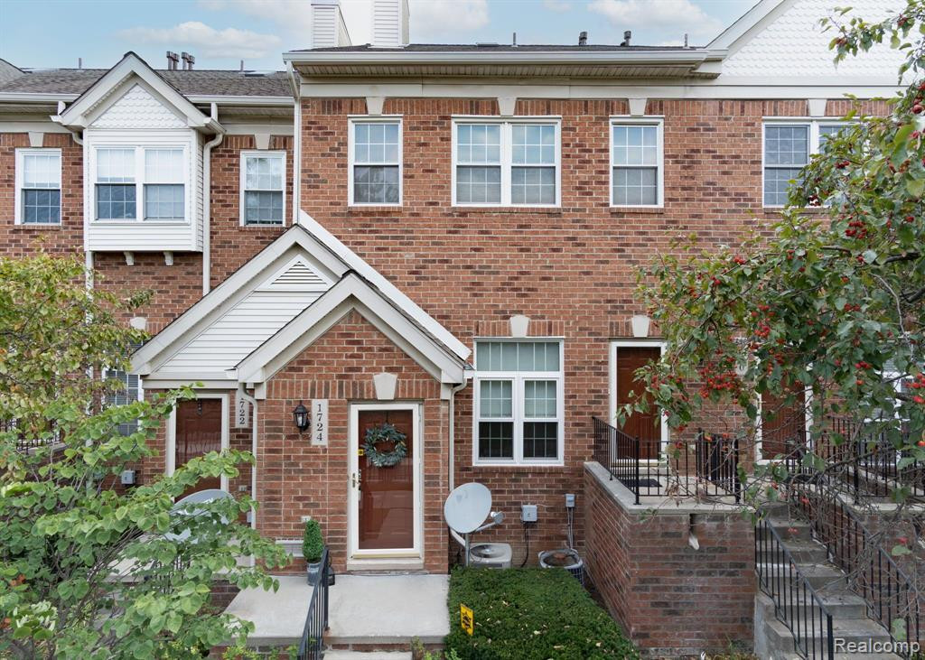 1724 CAMPAU FARMS Circle, 67-16, Detroit, MI 48207 — Photo 2