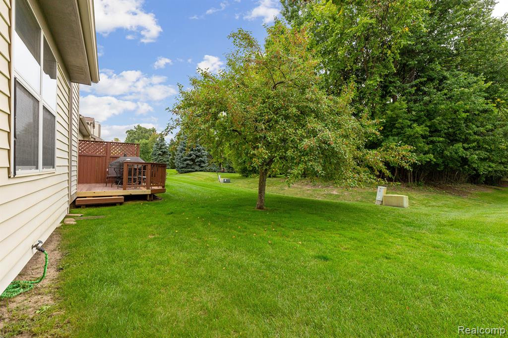 187 WINDING Brook, Walled Lake, MI 48390 — Photo 5