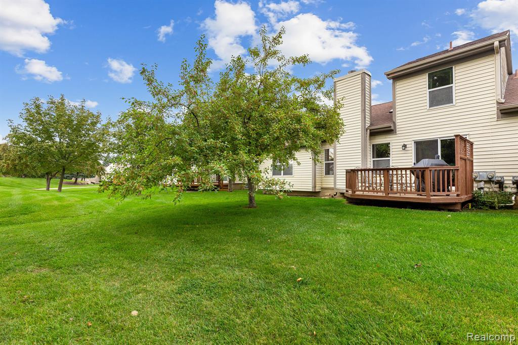 187 WINDING Brook, Walled Lake, MI 48390 — Photo 6
