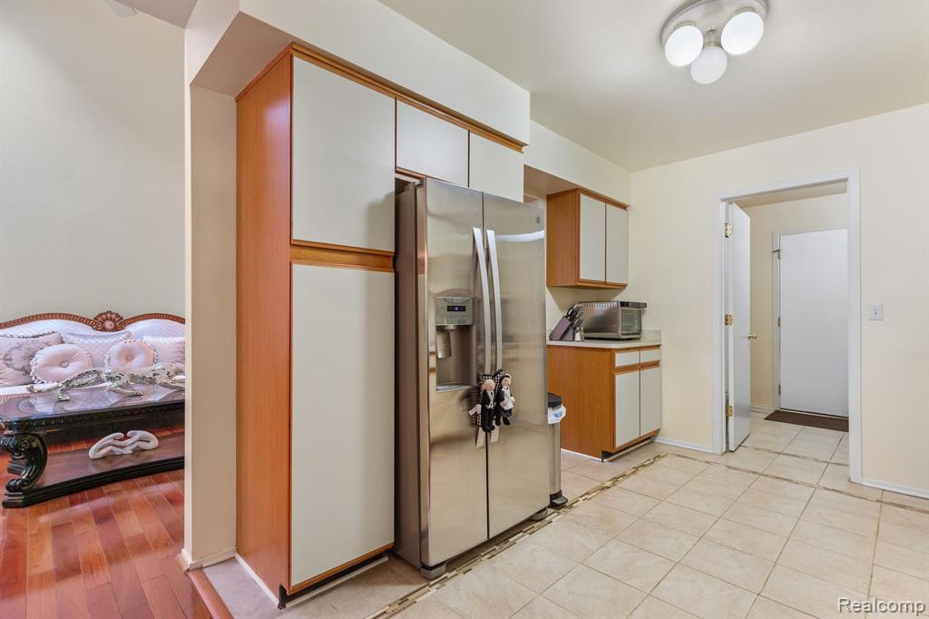 187 WINDING Brook, Walled Lake, MI 48390 — Photo 16