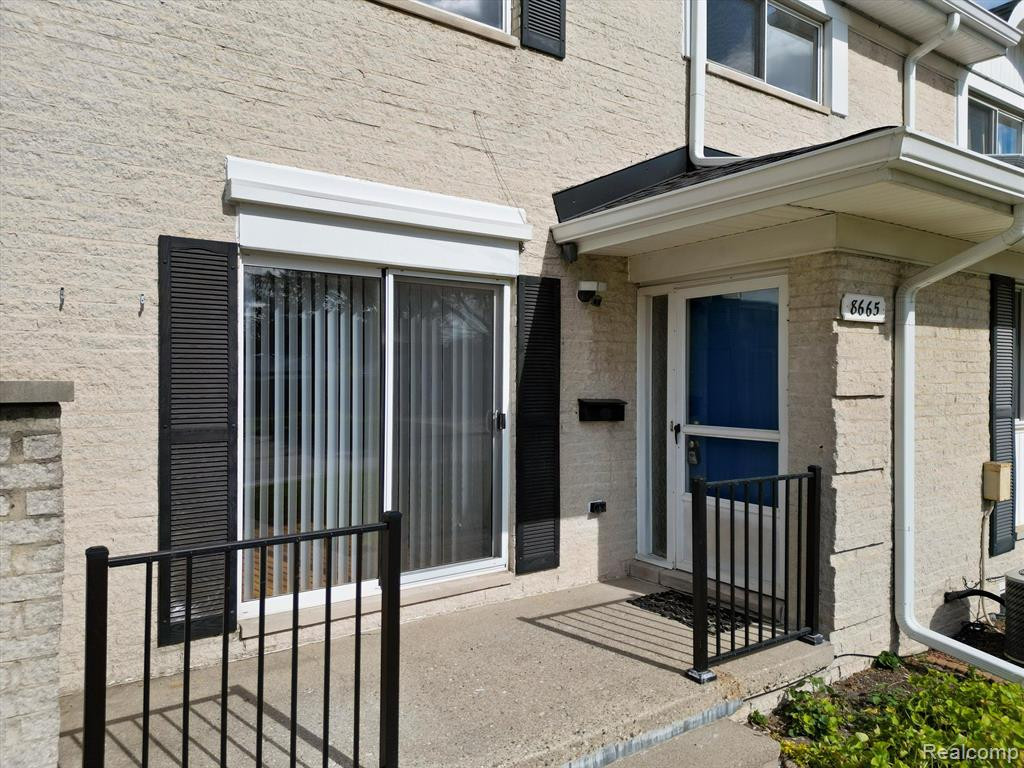 8665 WINCHESTER Drive, Sterling Heights, MI 48313 — Photo 3