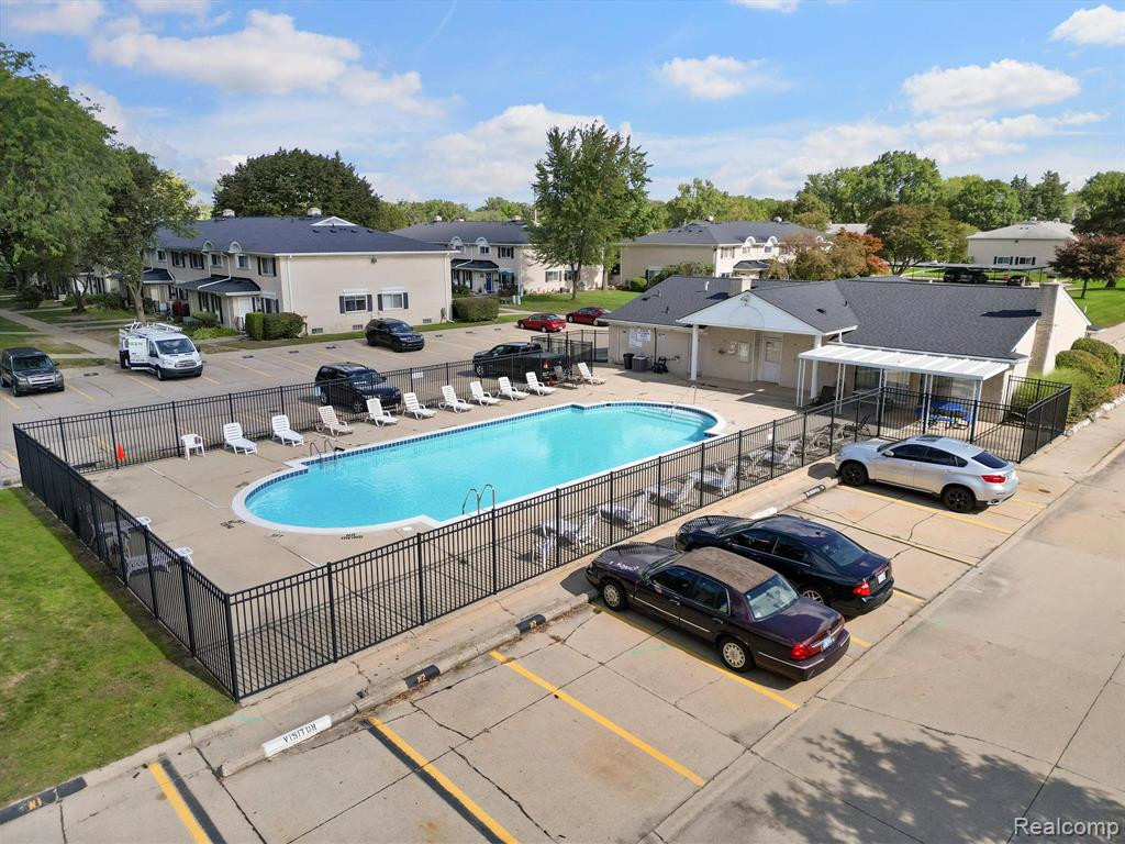 8665 WINCHESTER Drive, Sterling Heights, MI 48313 — Photo 34