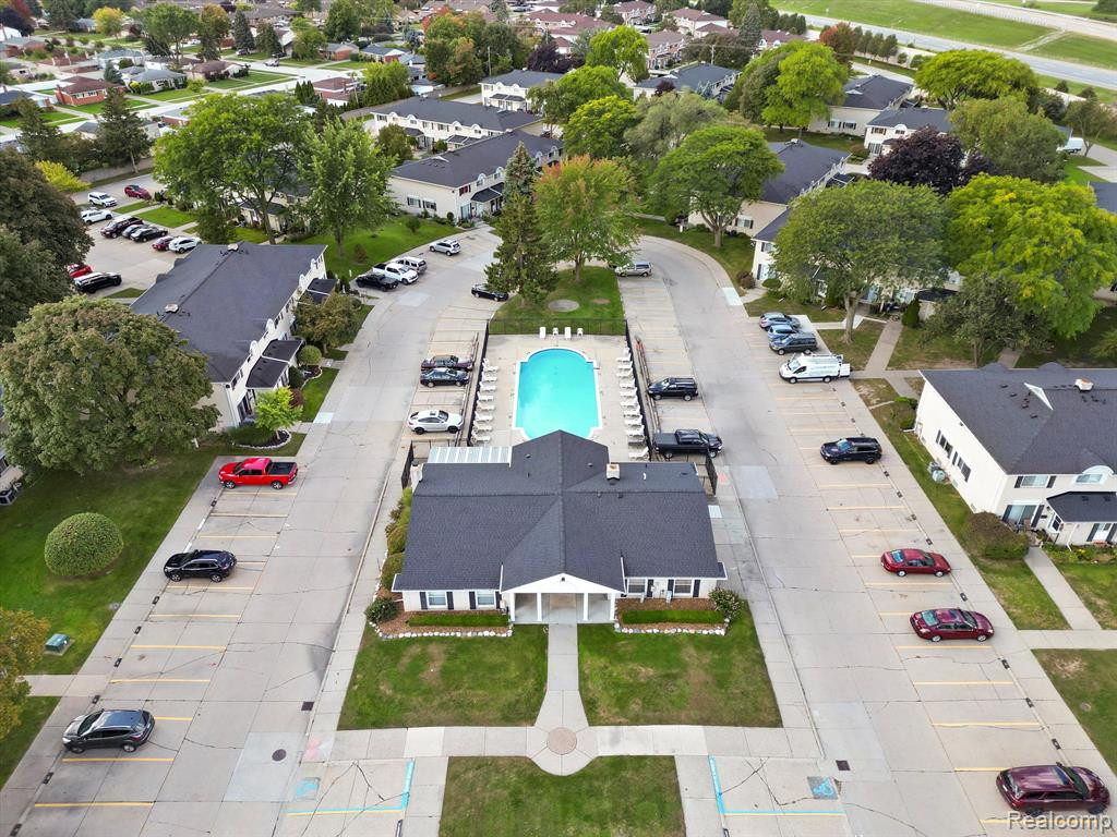 8665 WINCHESTER Drive, Sterling Heights, MI 48313 — Photo 35