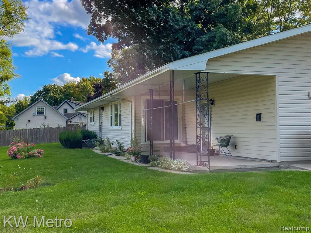 223 E JACKSON Street, Bellevue, MI 49021 — Photo 2