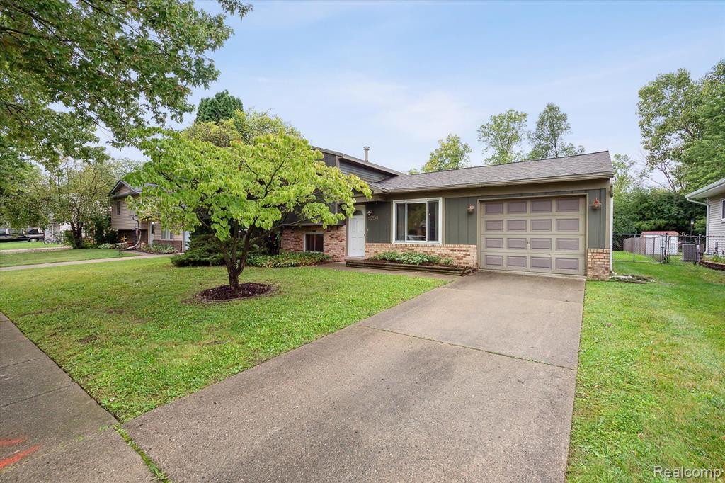 9254 Abbey Lane, Ypsilanti, MI 48198 — Photo 4