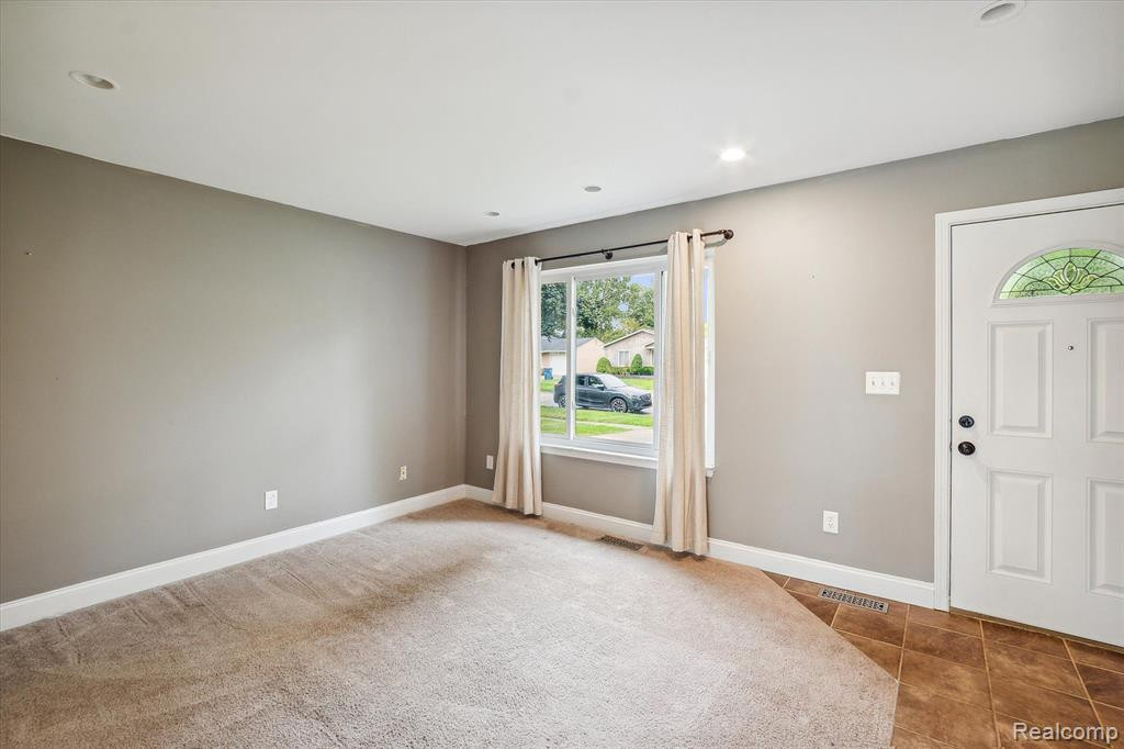 9254 Abbey Lane, Ypsilanti, MI 48198 — Photo 9