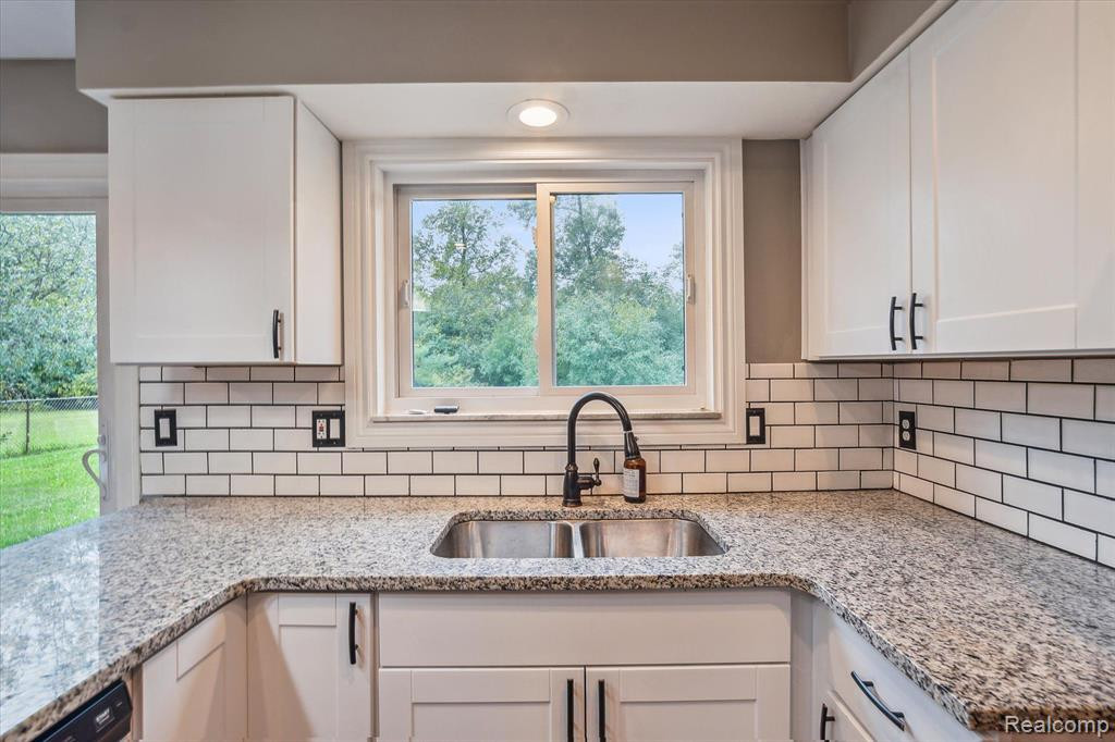 9254 Abbey Lane, Ypsilanti, MI 48198 — Photo 17