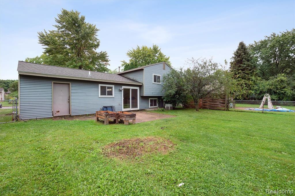 9254 Abbey Lane, Ypsilanti, MI 48198 — Photo 32