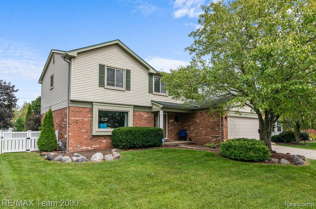 46370 GUNNERY Drive, Canton, MI 48187 — Photo 2