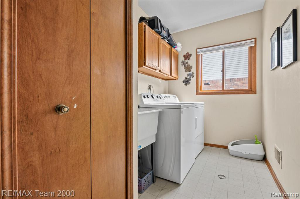 46370 GUNNERY Drive, Canton, MI 48187 — Photo 4