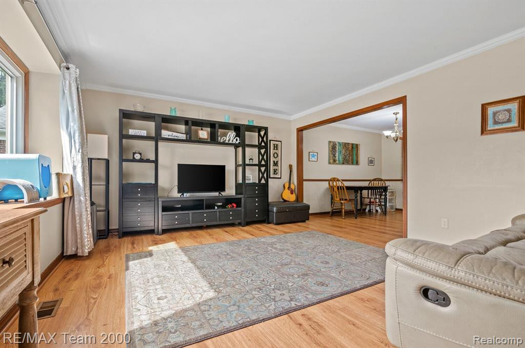 46370 GUNNERY Drive, Canton, MI 48187 — Photo 6
