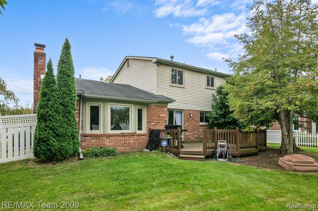 46370 GUNNERY Drive, Canton, MI 48187 — Photo 16