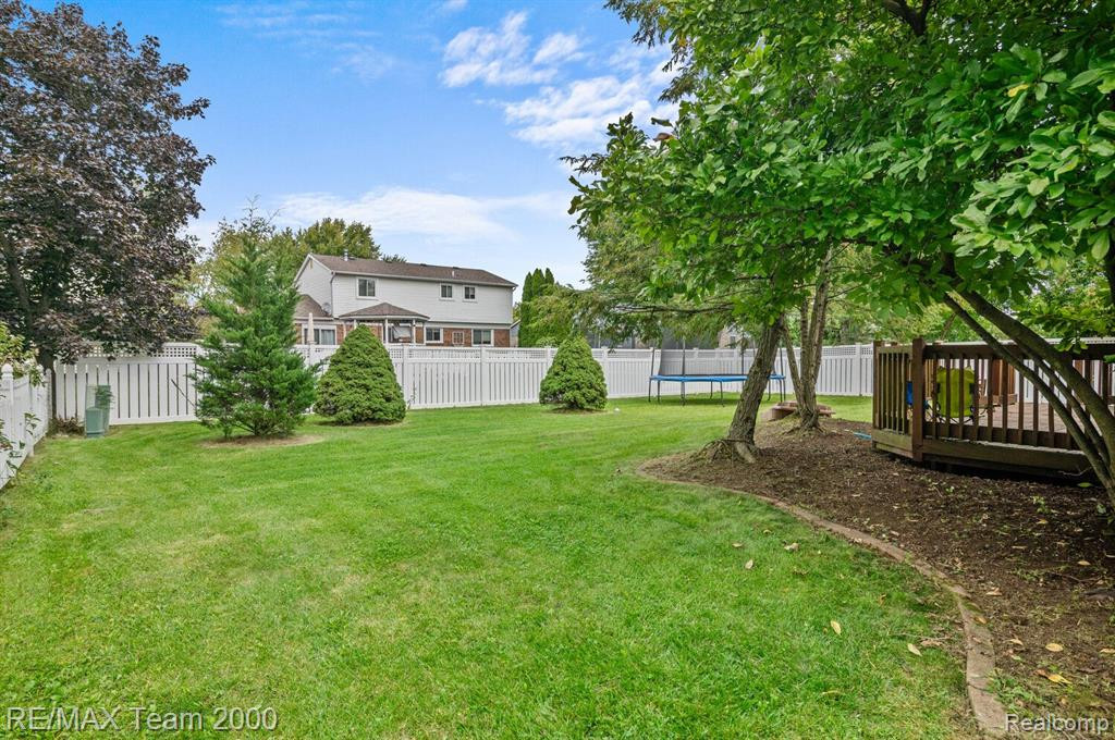46370 GUNNERY Drive, Canton, MI 48187 — Photo 18