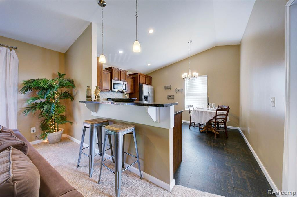 3704 AMBER OAKS Drive, Howell, MI 48855 — Photo 5