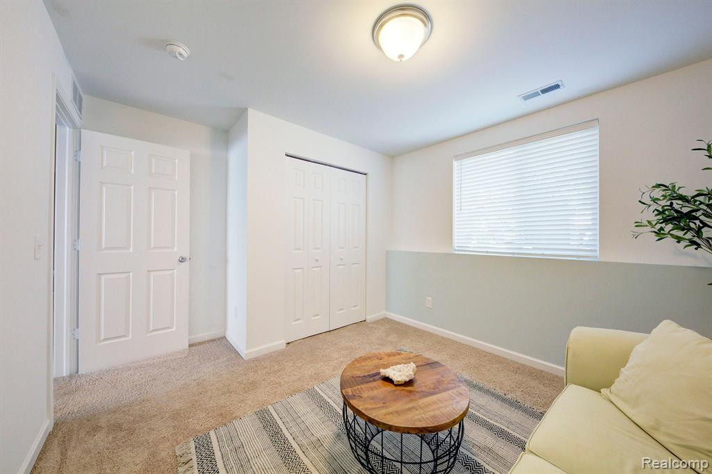 3704 AMBER OAKS Drive, Howell, MI 48855 — Photo 17