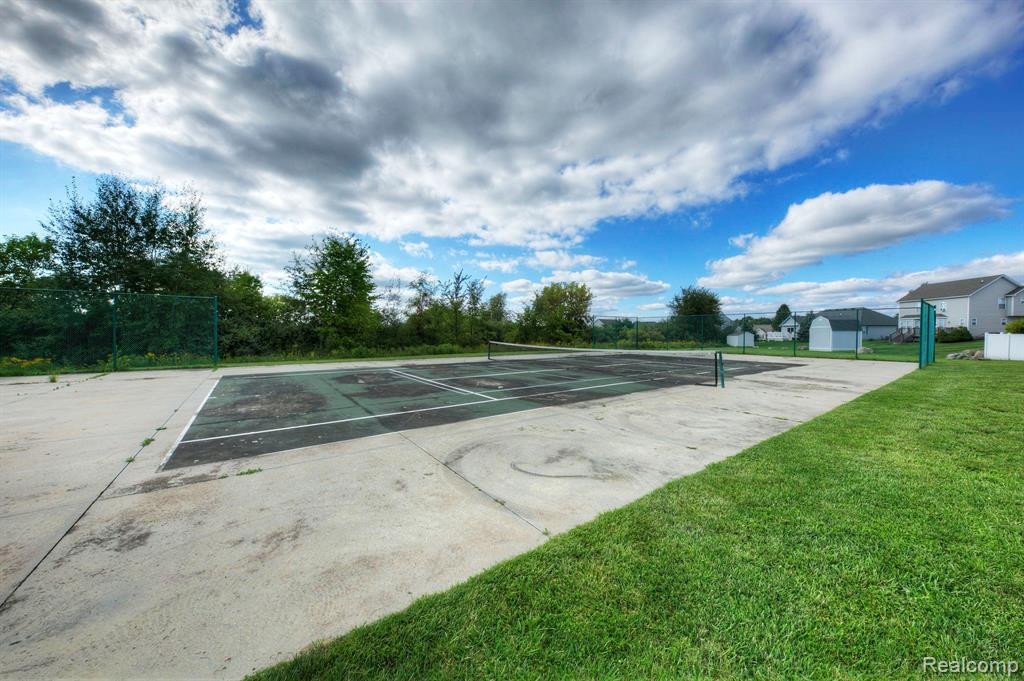 3704 AMBER OAKS Drive, Howell, MI 48855 — Photo 27