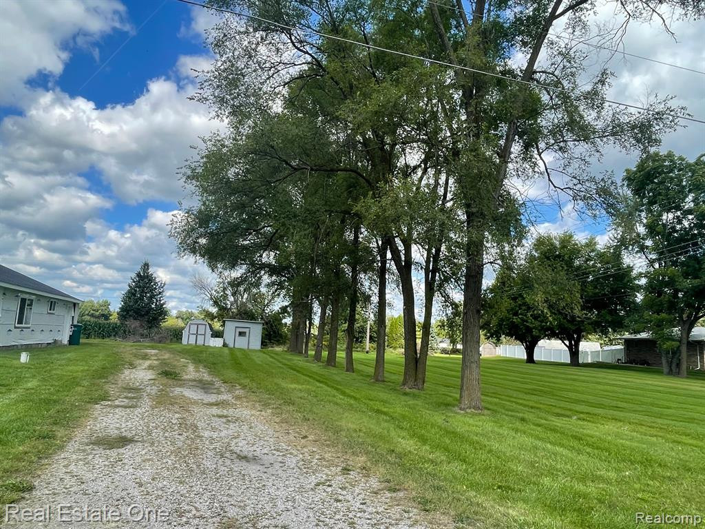 11695 E LYTLE Road, Lennon Vlg, MI 48449 — Photo 6