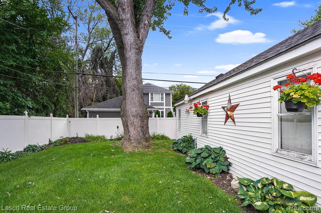 715 N Blair Avenue, Royal Oak, MI 48067 — Photo 5