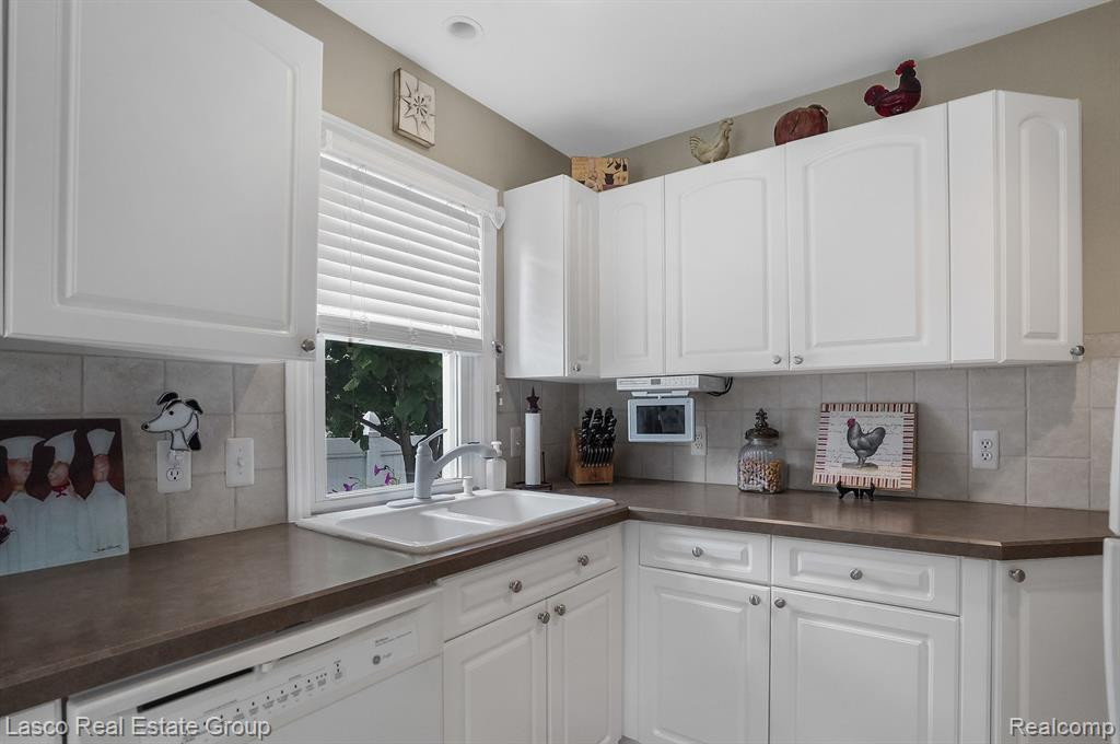 715 N Blair Avenue, Royal Oak, MI 48067 — Photo 10