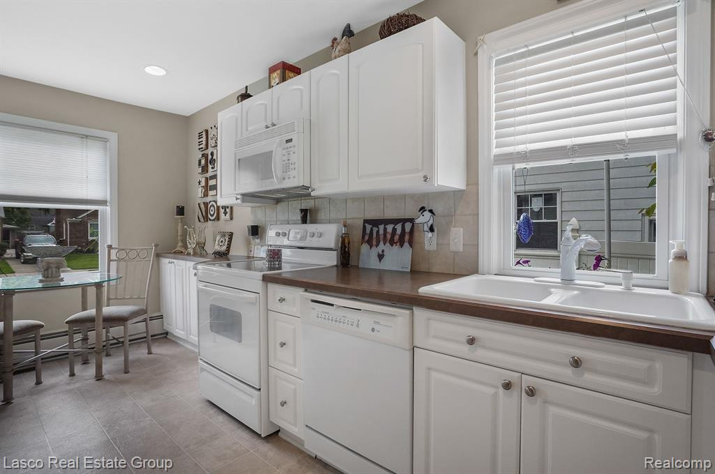 715 N Blair Avenue, Royal Oak, MI 48067 — Photo 11