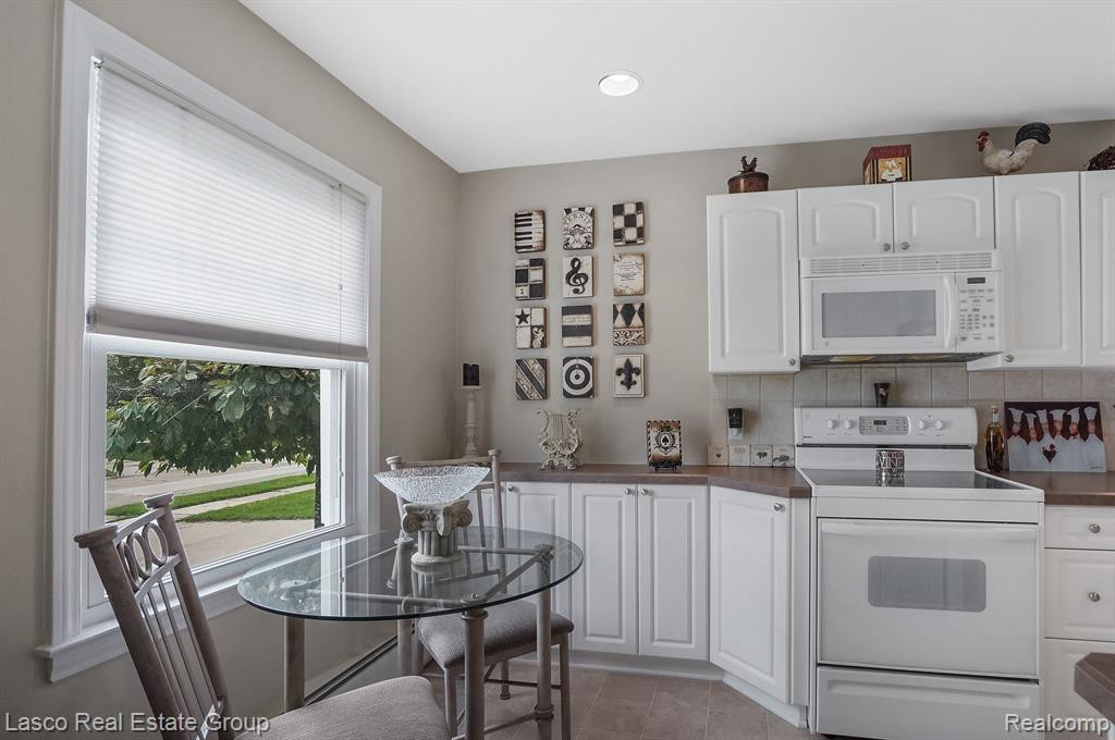 715 N Blair Avenue, Royal Oak, MI 48067 — Photo 12