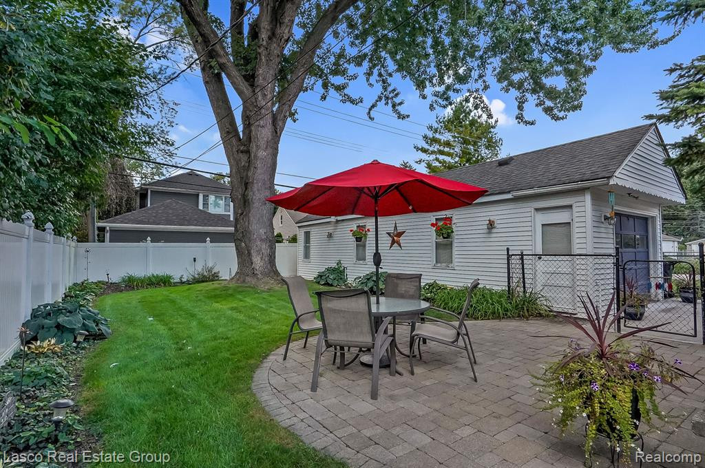 715 N Blair Avenue, Royal Oak, MI 48067 — Photo 21