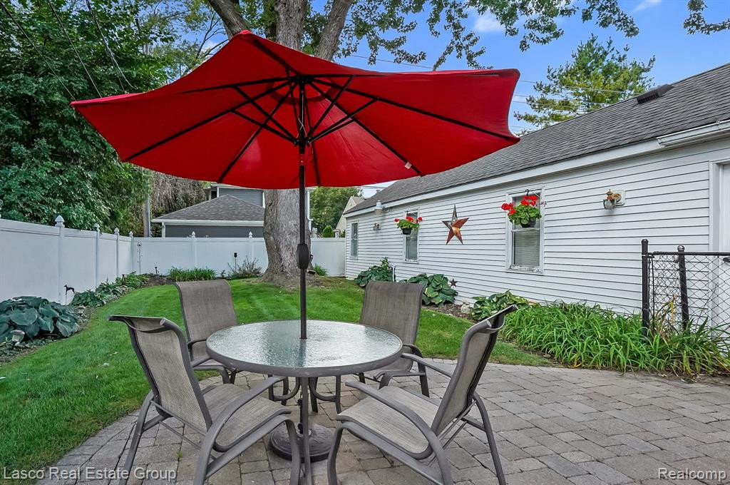 715 N Blair Avenue, Royal Oak, MI 48067 — Photo 23