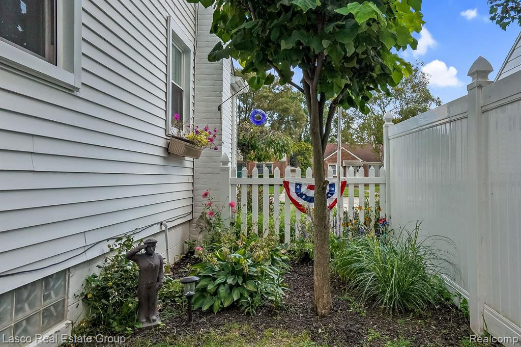 715 N Blair Avenue, Royal Oak, MI 48067 — Photo 27