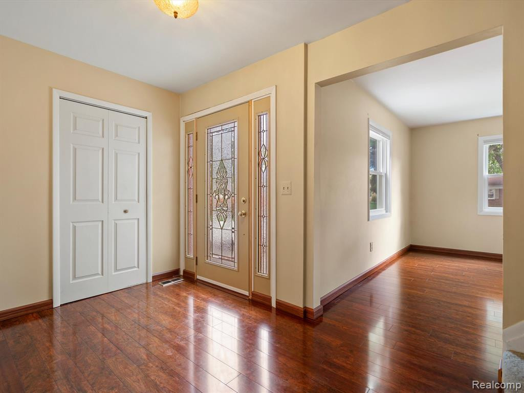 4915 BUTLER Drive, Troy, MI 48085 — Photo 4