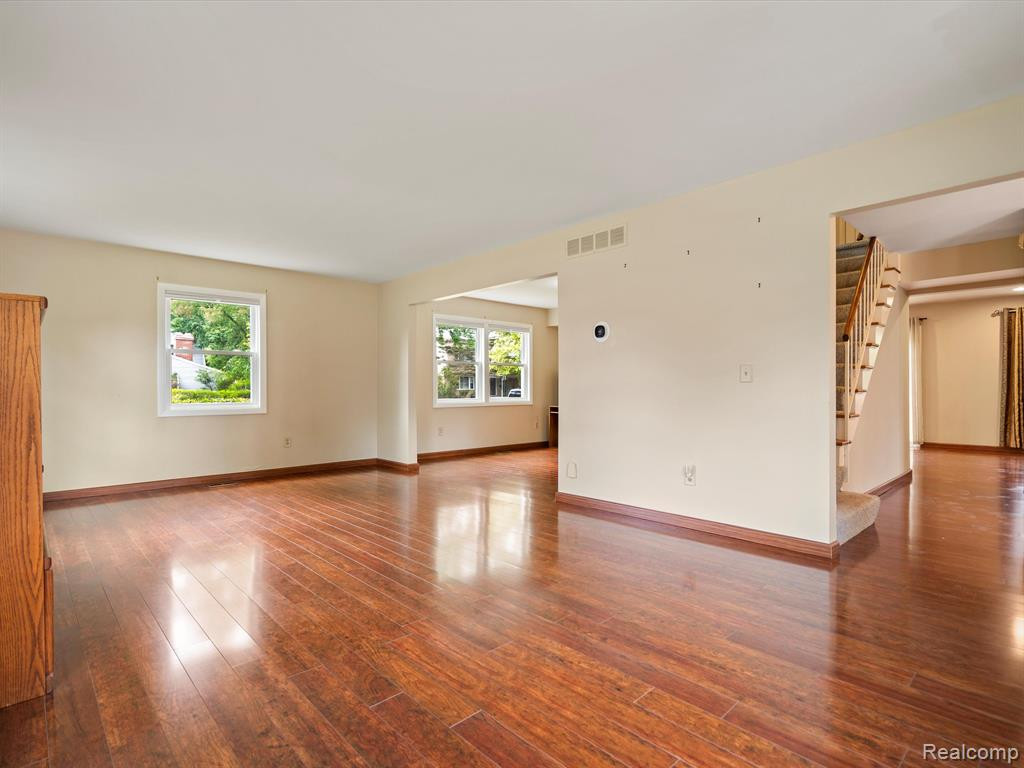 4915 BUTLER Drive, Troy, MI 48085 — Photo 7