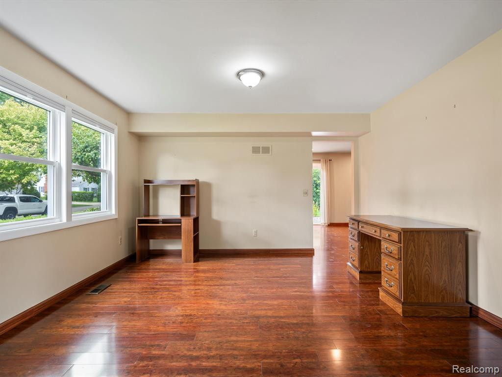4915 BUTLER Drive, Troy, MI 48085 — Photo 10
