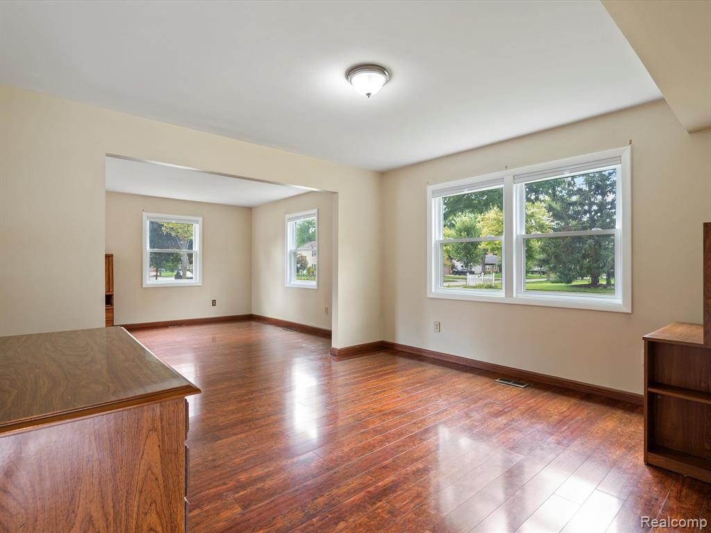 4915 BUTLER Drive, Troy, MI 48085 — Photo 11