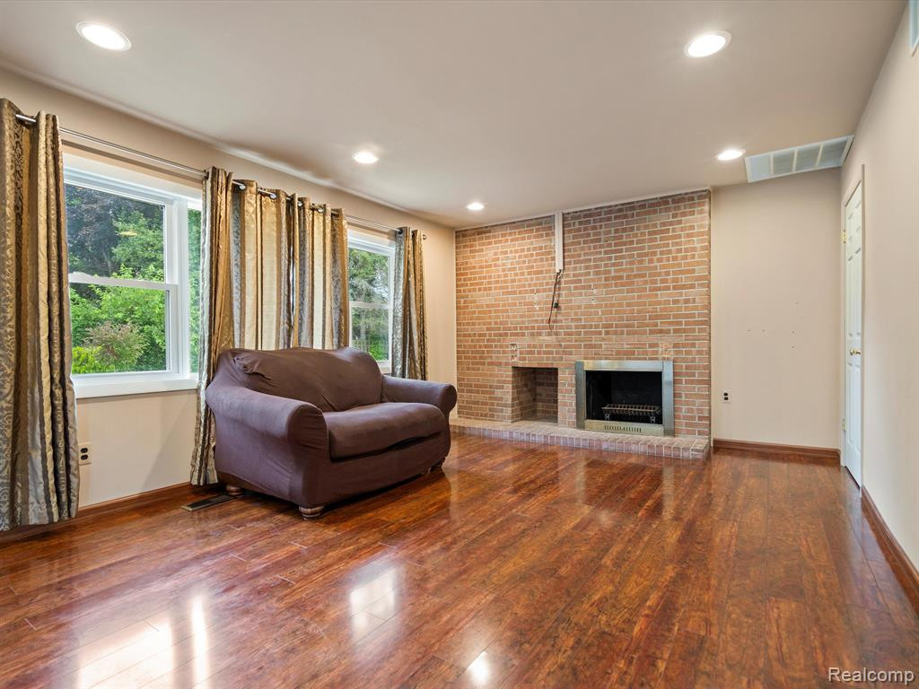 4915 BUTLER Drive, Troy, MI 48085 — Photo 13