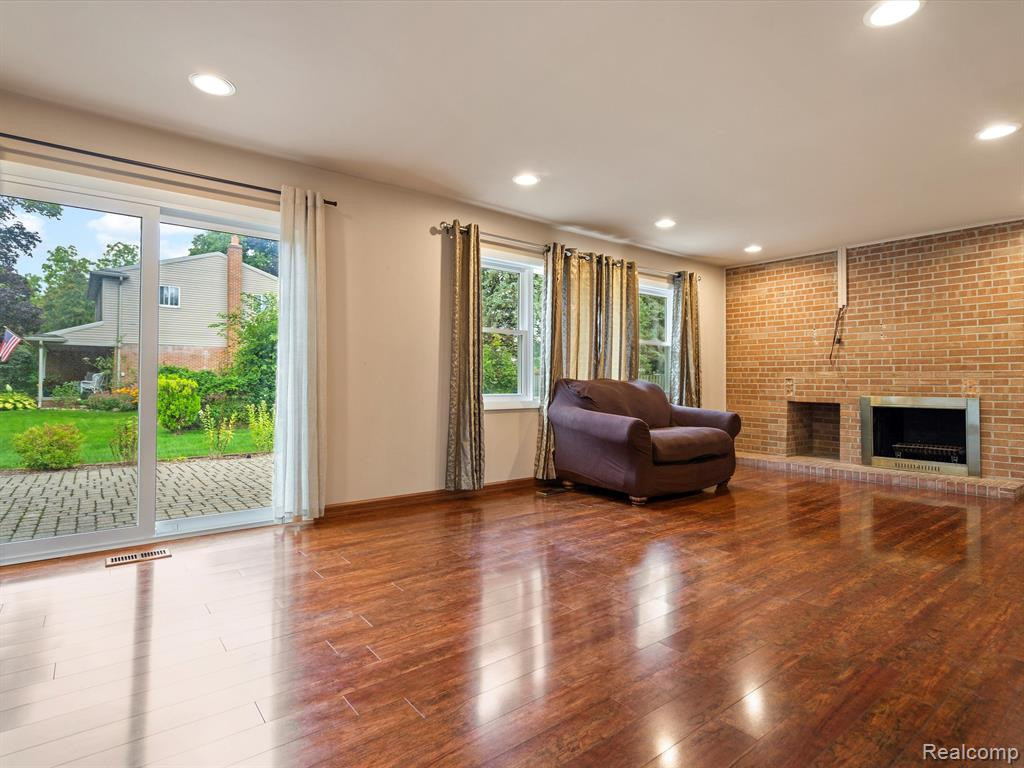 4915 BUTLER Drive, Troy, MI 48085 — Photo 14