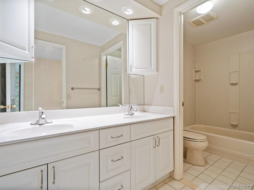 4915 BUTLER Drive, Troy, MI 48085 — Photo 21