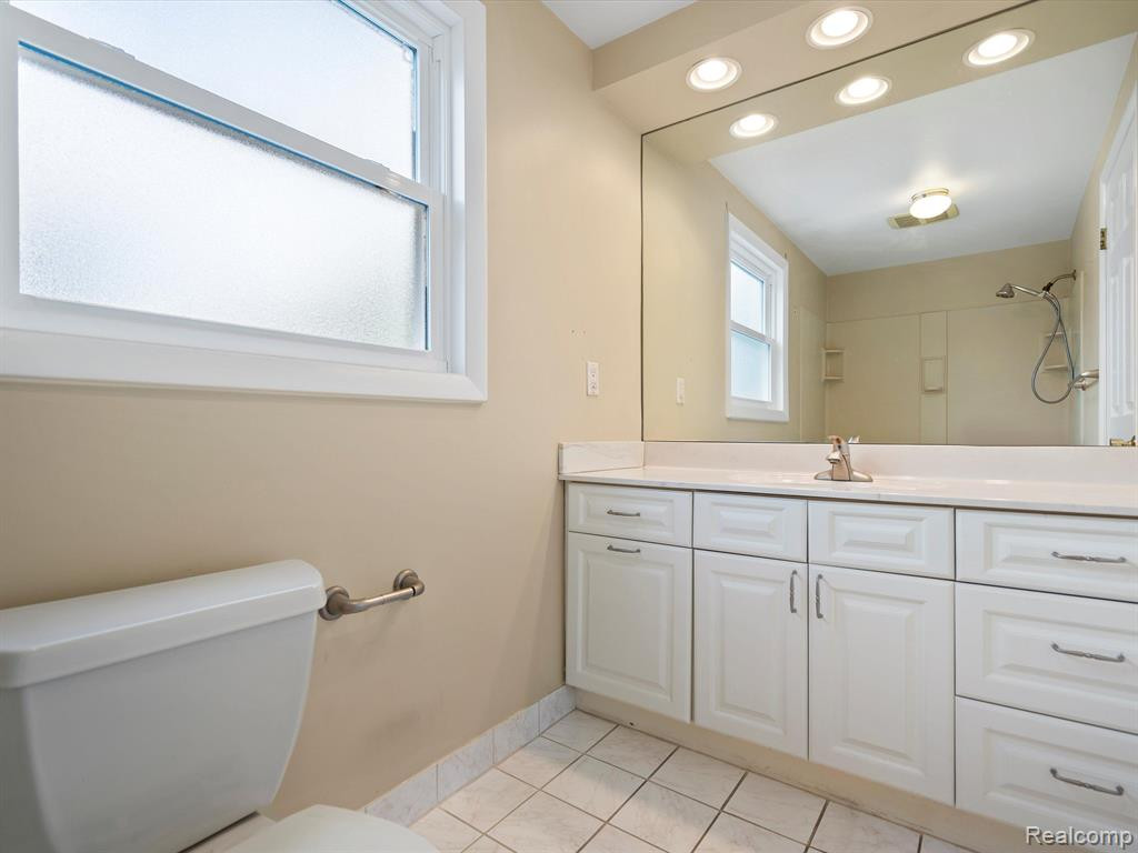 4915 BUTLER Drive, Troy, MI 48085 — Photo 30