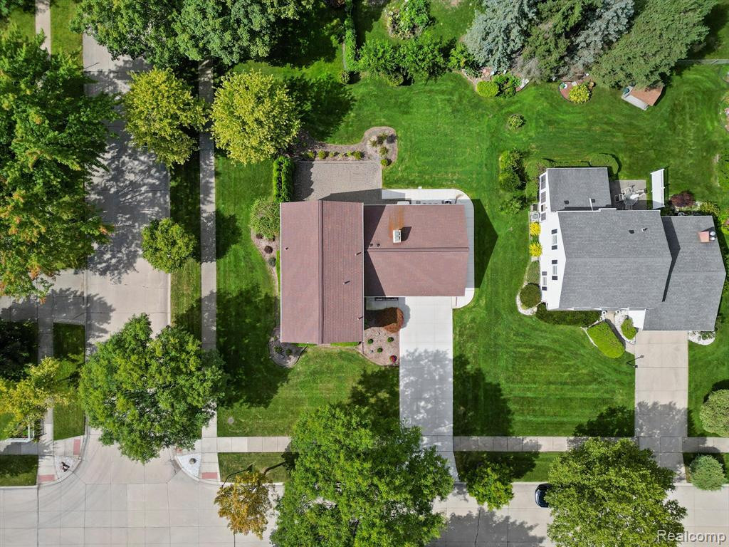 4915 BUTLER Drive, Troy, MI 48085 — Photo 35