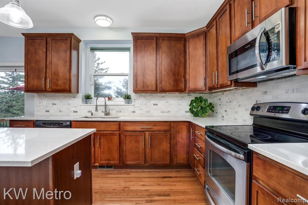 51248 E BOURNE, Novi, MI — Photo 13
