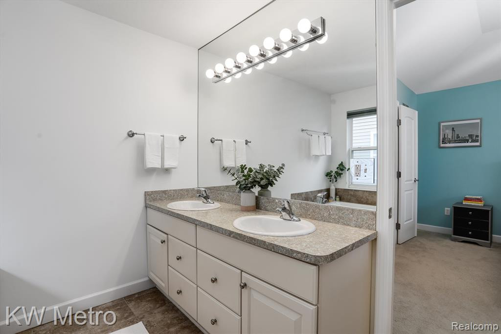 51248 E BOURNE, Novi, MI — Photo 18