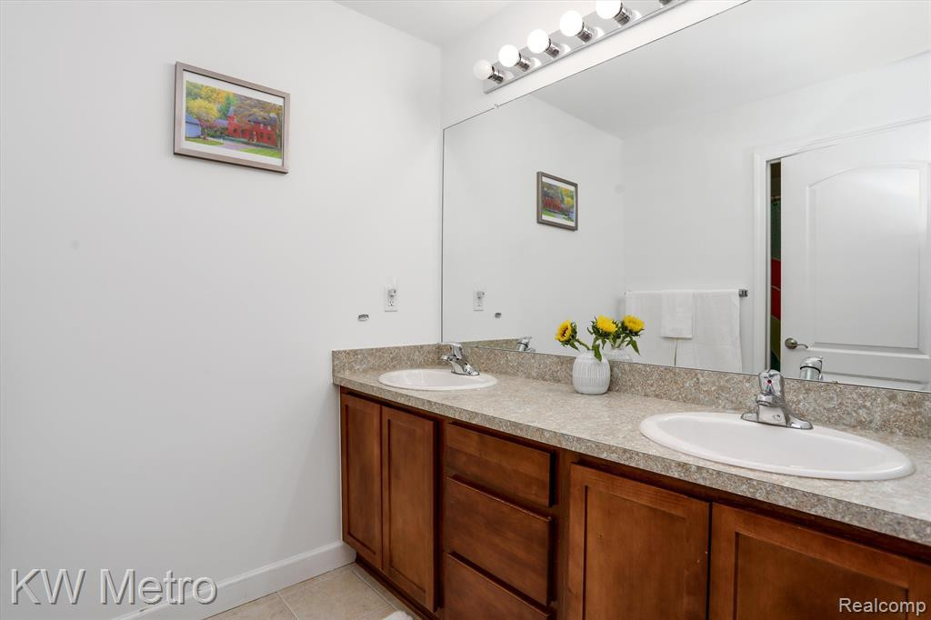 51248 E BOURNE, Novi, MI — Photo 22
