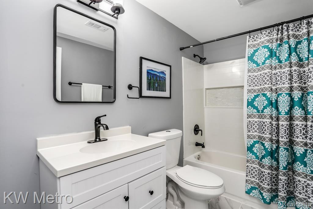 51248 E BOURNE, Novi, MI — Photo 29