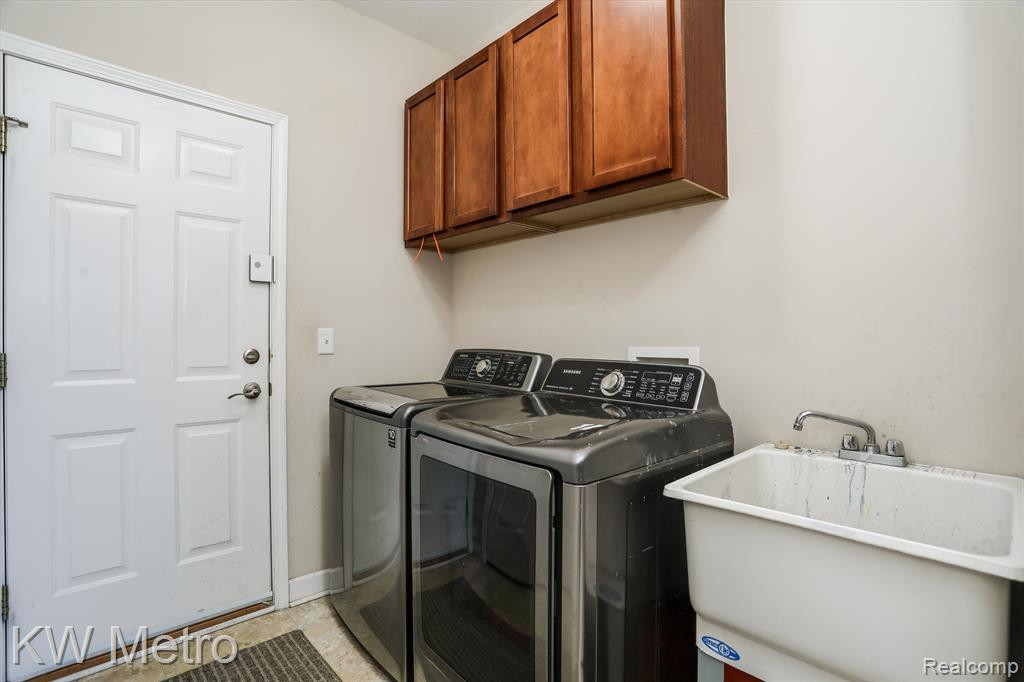 51248 E BOURNE, Novi, MI — Photo 31