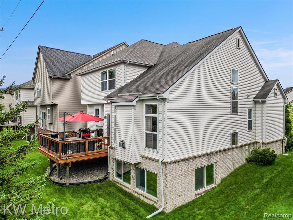 51248 E BOURNE, Novi, MI — Photo 32